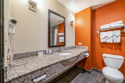 Restwell Inn & Suites I-45 North image 19