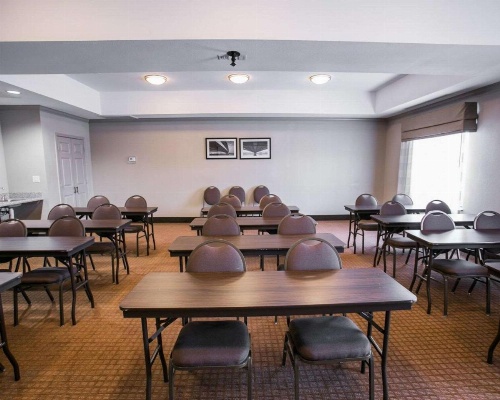 Restwell Inn & Suites I-45 North image 26