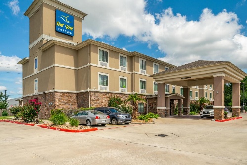 Restwell Inn & Suites I-45 North image 3